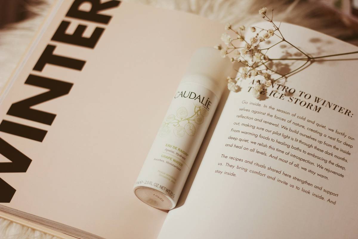 Why Your Makeup Keeps Flaking—And How a Moisturizing Makeup Spray Fixes It for Good