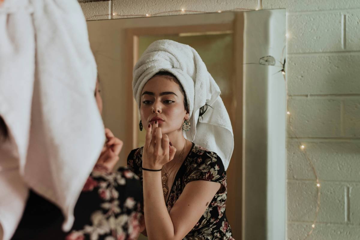 Why Your Makeup Melts by Lunch—And How a Durable Makeup Spray Can Save the Day