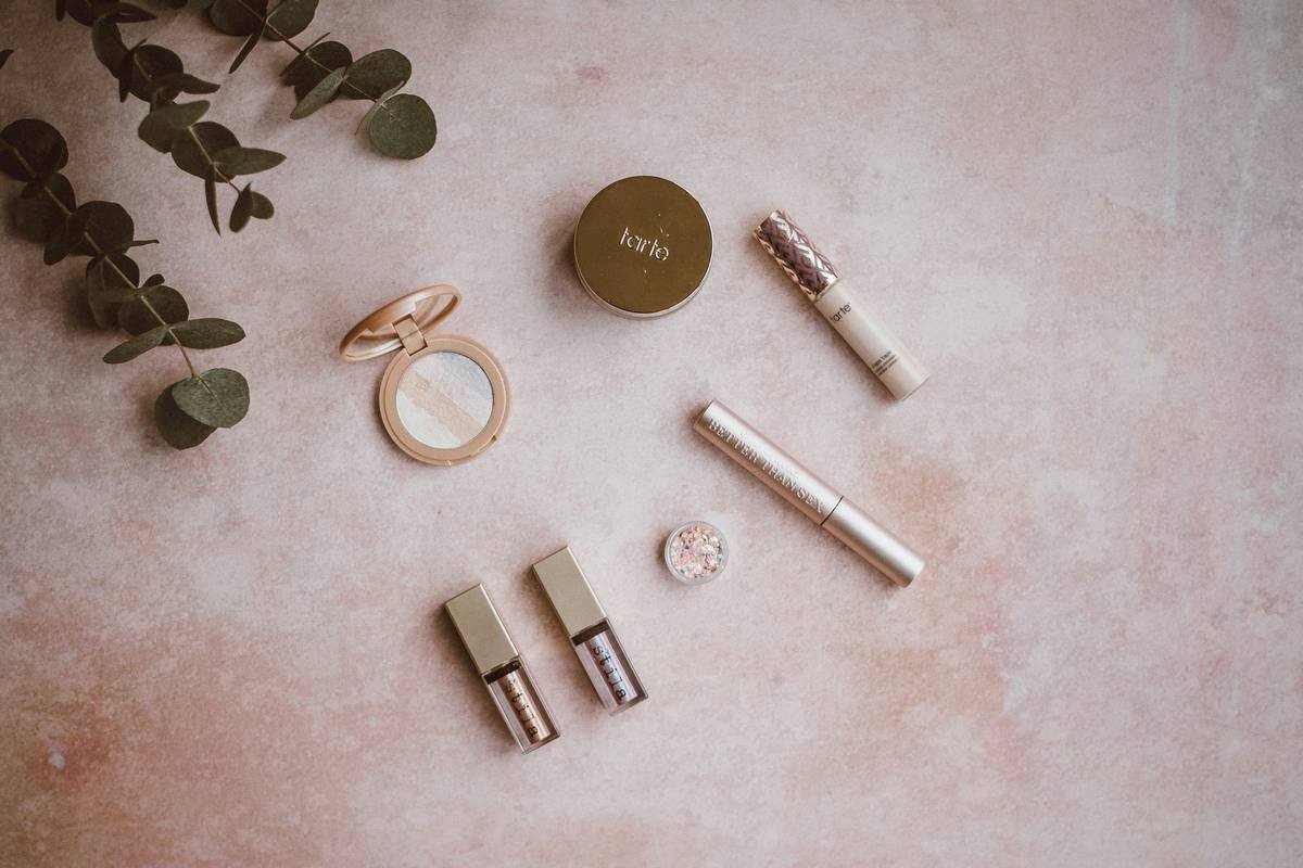 Why Your Makeup Won’t Last (And How the Right Makeup Stay Spray Fixes Everything)