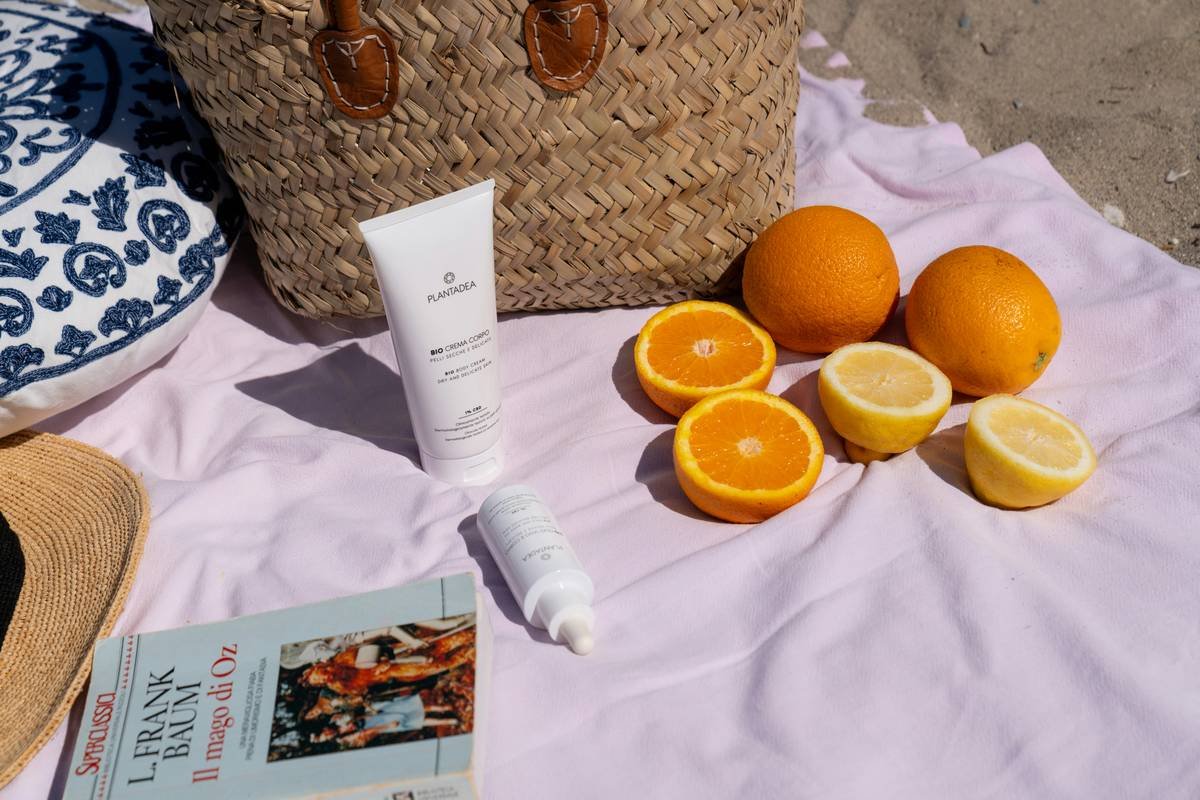 Comparison of makeup longevity using setting spray with SPF versus regular setting spray
