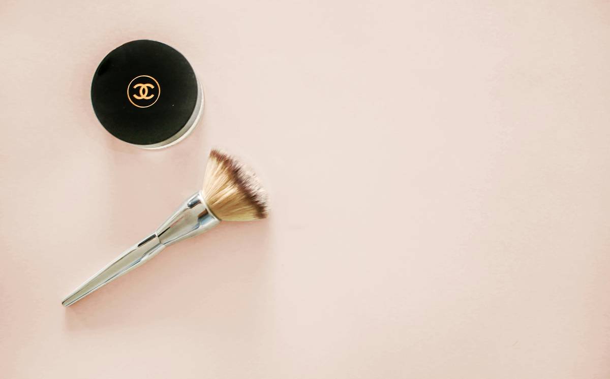 Why Your Makeup Still Isn’t Glowing? It’s Probably Not Your Foundation—It’s Your Glow Setting Spray